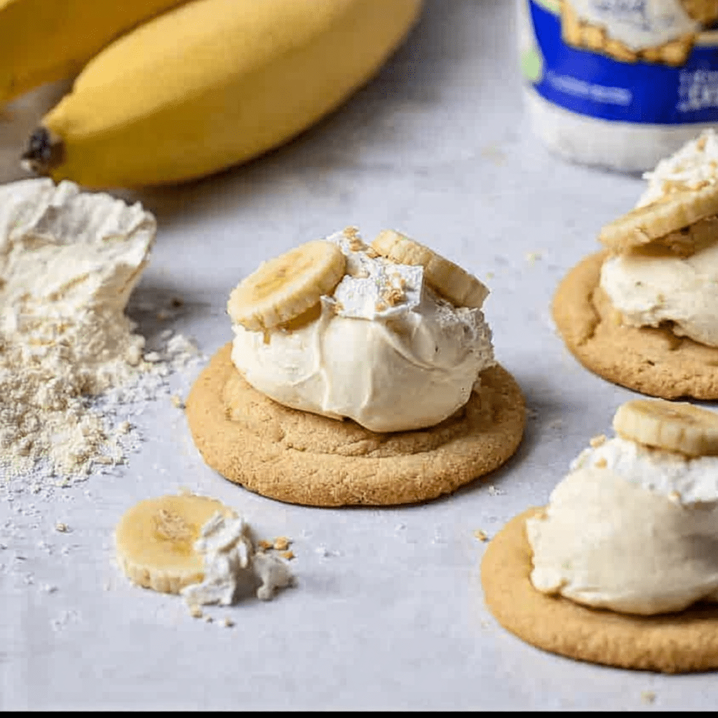 Crumbl Banana Cream Pie Cookies